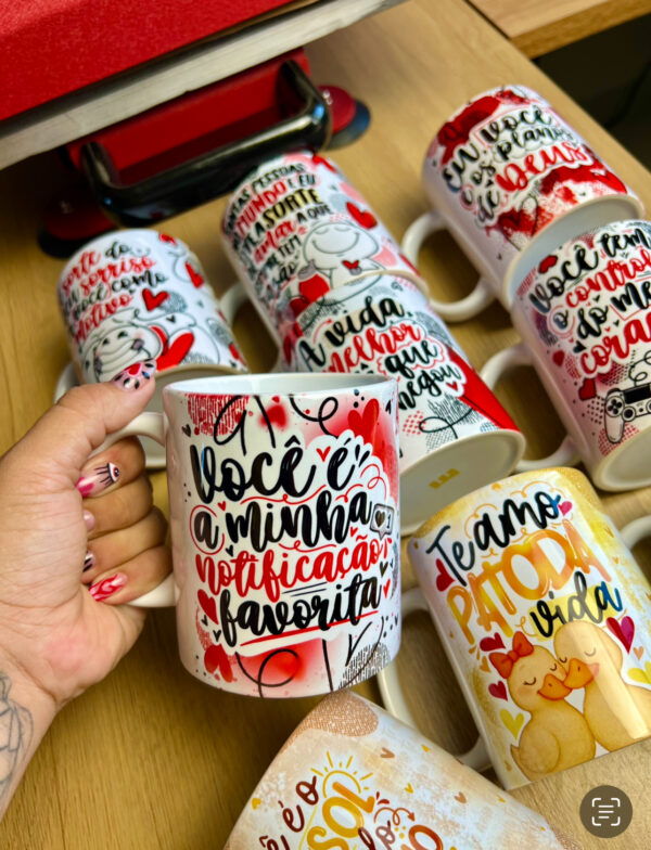 15 ARTES CANECA DIA DOS NAMORADOS 2025 - ABACAXI SUBLIMÁTICO - Imagem 6