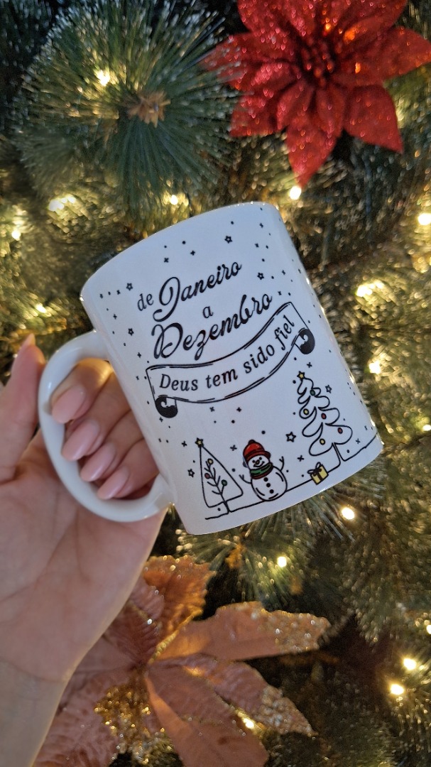 De Janeiro a Dezembro Deus tem sido Fiel - arte caneca